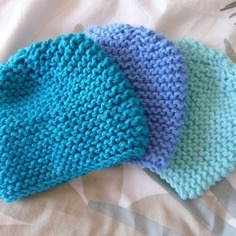 tricoter un bonnet bebe point mousse