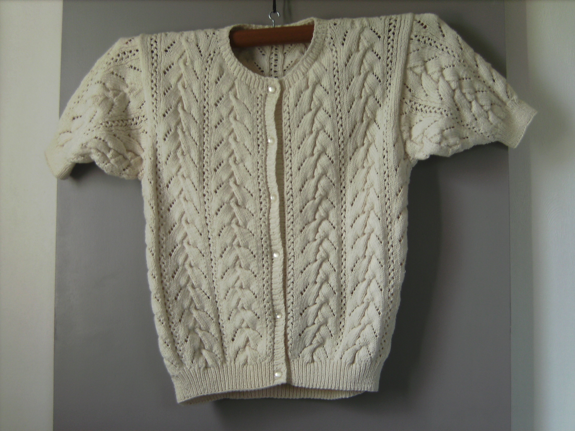 tricoter un gilet manches courtes pour femme